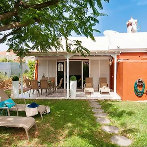 Flamboyant Tree Garden Ferienhaus